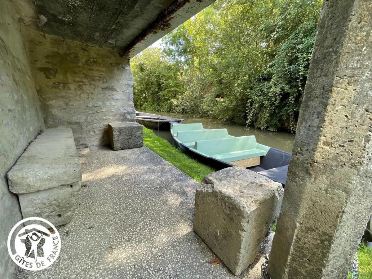 Gite Charmant Au Bord De L'Eau Avec Canoes, Terrasse Et Jardin A Damvix, Au Coeur Du Marais Poitevin. - Fr-1-426-354 Villa Exterior photo